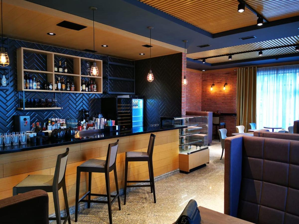 Royal Plus Hotel 阿拉木图 外观 照片