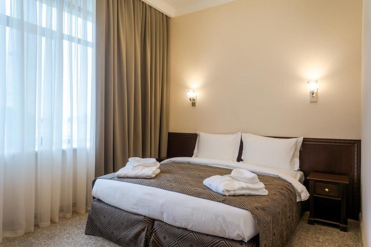 Royal Plus Hotel 阿拉木图 外观 照片